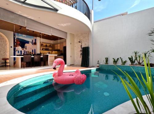 Casa de Jingga - KBP with Aesthetic Pool, Fun for Family & Friends, Near Whoosh High Speed Train