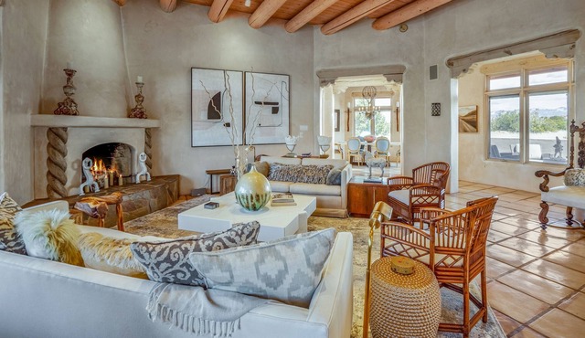 Casa de las Vistas | Stunning Mountain Views | Designer Decor | MONTHLY