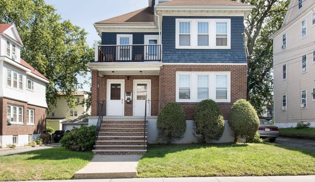 Casa de Los Clarey Boston Airport Beaches Off Street Parking Available