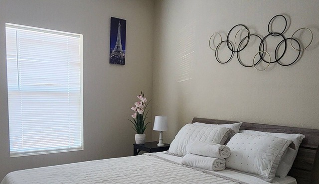 Casa de Lujo, Cerca al Freway 5