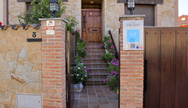Casa de Lujo con Encanto y Piscina Dentro de Candeleda