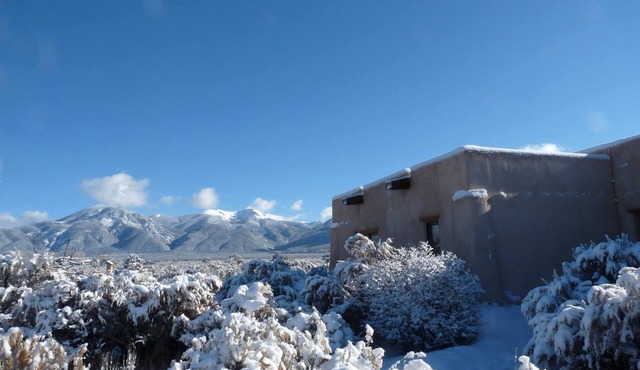 Casa De Luz 1.3 Acre Privacy Fenced/Gated Mountain Views Spa & Fiber Optic WiFi
