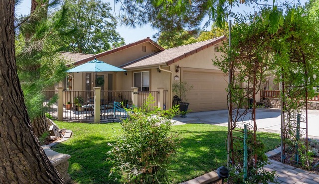 Casa de Mimosa-Colorful, Charming, Cozy -Just Steps to Downtown Fun!