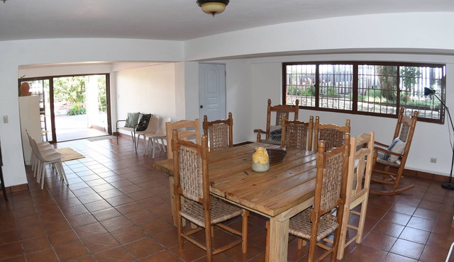 Casa de montaña con vistas panorámicas, terraza, piscina y bbq ideal para todos