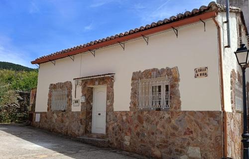 Casa de piedra en el Valle de Lozoya