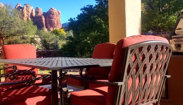 Casa de Saltillo - single level home, gorgeous views, close to trails.