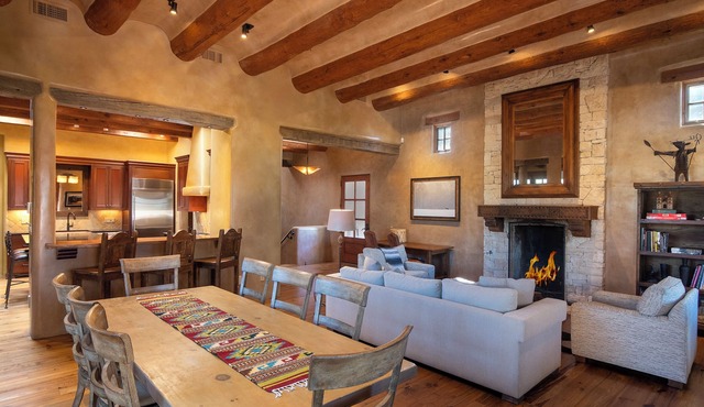 Casa de Shaman | Luxury Eastside Retreat with Mountain Views
