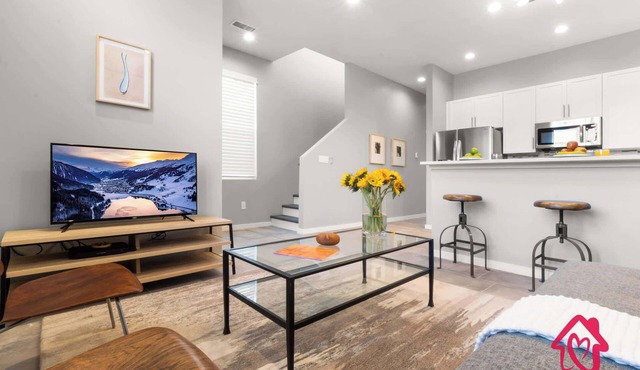Casa De Tijeras – Amazing Downtown 3bd w Garage