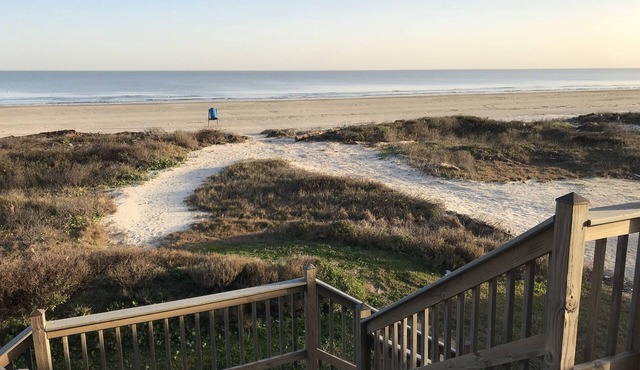 "Casa Del Agua" 2 Bedroom Beach Front Home!