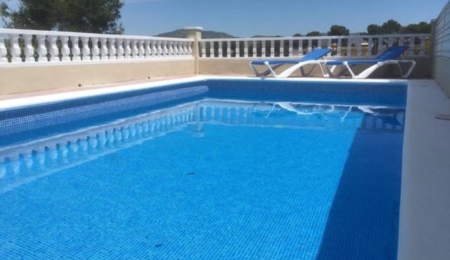 CASA DEL BOSQUE CON PISCINA EN SITGES