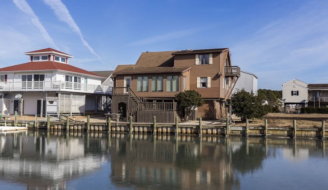 Casa Del Canal by Seaside Vacations & Sales