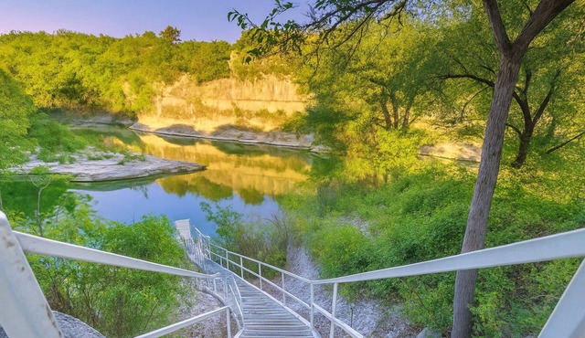 Casa del Lago! Lakefront Retreat with Semi-Private Cove, Deck, and Firepit - Ideal for R&R!