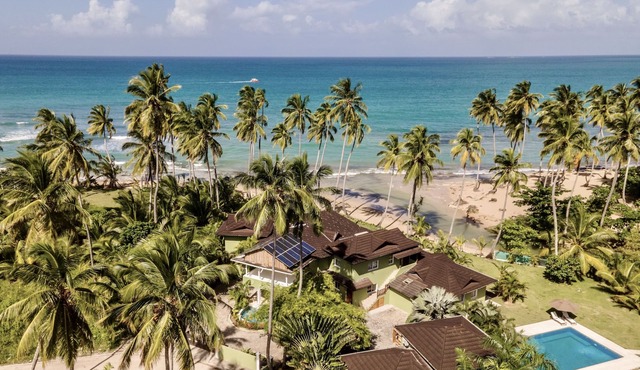 Casa del Rio: beachfront villa for 22 guests in Las Terrenas