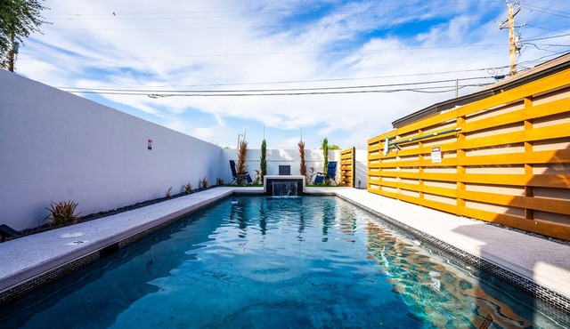 Casa del Sol: Chic Family Home with Heatable Private Pool & Guest House