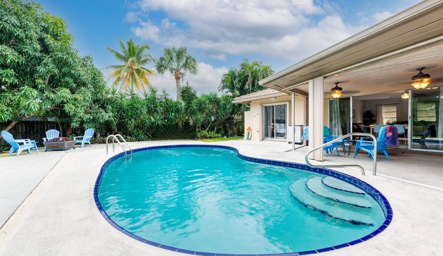 Casa Del Sol Pool Bungalow | Sleeps 8 | Near Beach
