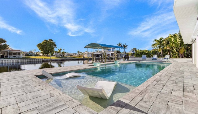 Casa Del Sol – Waterfront Paradise with Pool & Gulf Access