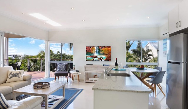 Casa del Sol - Walk to Beach and Local Cafe