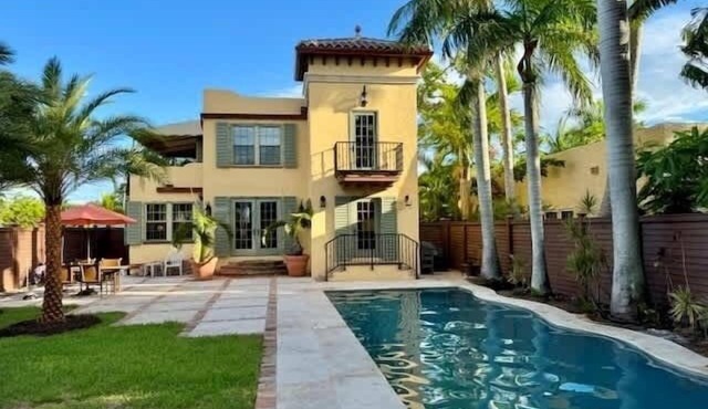 Casa Delfino - Savor Old World Charm with a Lush Poolside Retreat