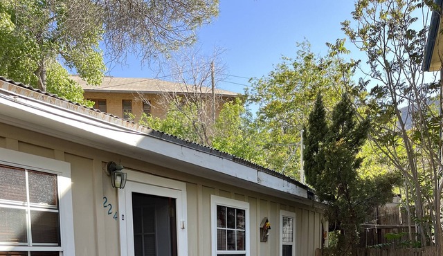 Casa Descanso Rustic Traditional 115 Year Old 1 Br+Miner's Shack