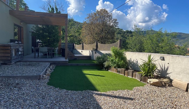 Casa Di Legnu, downstairs villa on the heights of BASTIA