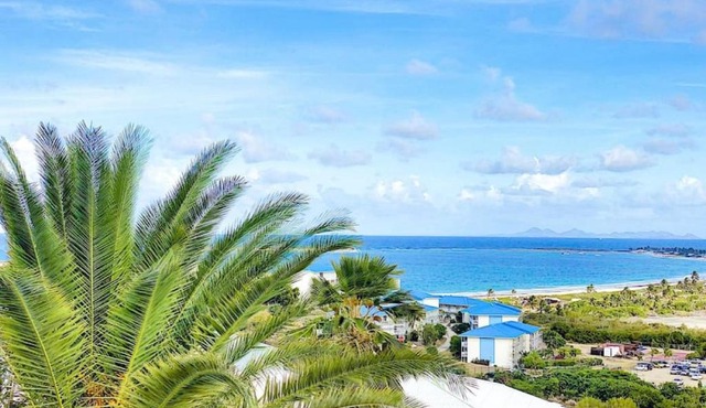 Casa Dina, beautiful sea view 10 min walk from the beach