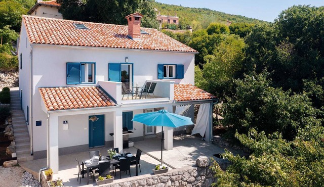Casa Dorella in peaceful location with a sea view