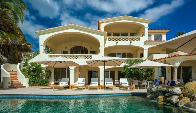 Casa Edwards Too Beach Front - Exclusive beach at Palmilla Sur, 5 bedrooms Villa