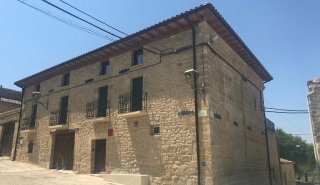 CASA EGIPCIA Preciosa casa centenaria en el Camino de Santiago