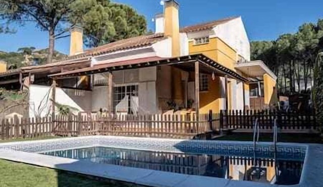 Casa el Refugio del Lago rural lodging