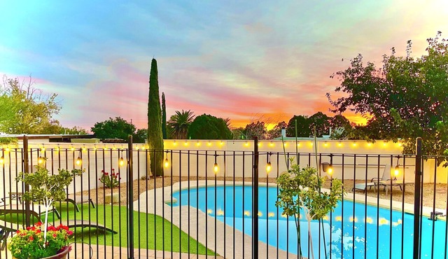 Casa Encanto Family Friendly w/Private Pool, 72" TV, Arcade