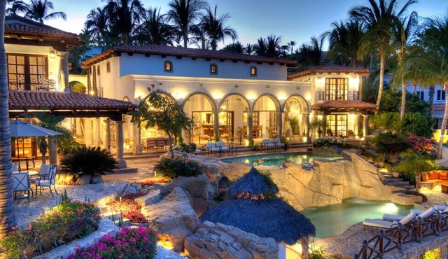 CASA ENCANTOnLuxury Oceanfront Villa.Chef service for Breakfast Lunch included.