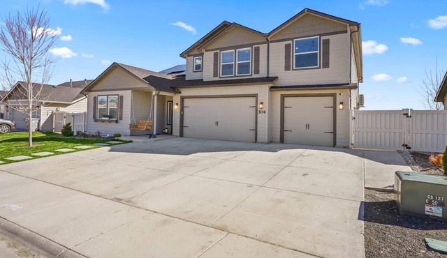 Casa Enclave | Large Home + GUEST HOUSE | GYM | HOTUB | BBQ