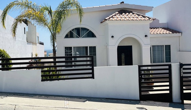 CASA ENTREMAR... Y VINO (Gastronomia, vino, cerveza artesanal y surf a la puerta