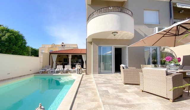 Casa Erik - Three Bedroom Chalet, Sleeps 6