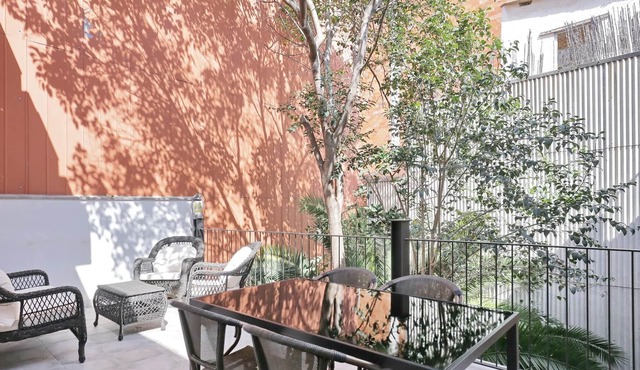 Casa Nanit Apt C near Camp Nou