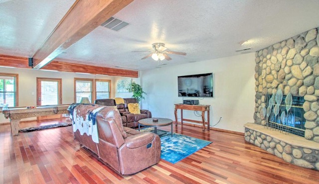 Casa Especial Family Retreat with Pool Table!