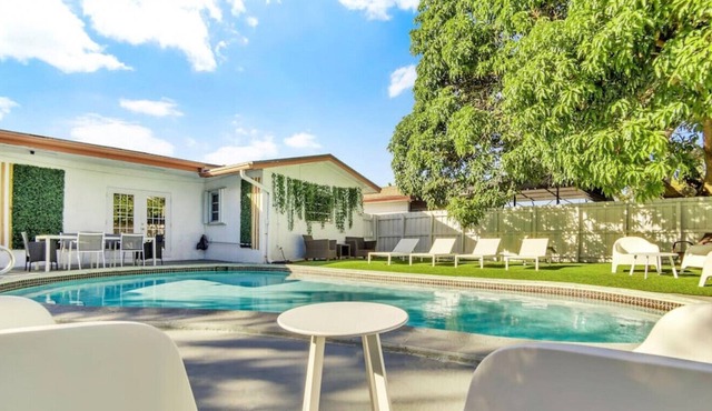 Casa Eva | 5 BR with pool | 10 mins to the beach