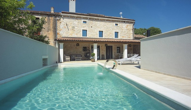 Casa Evina