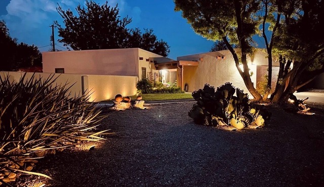 Casa Feathergrass