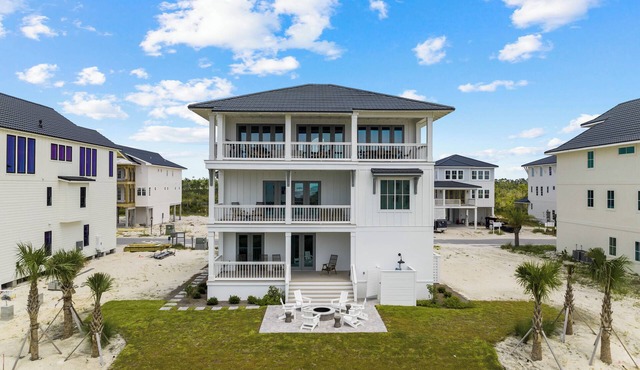 Casa Feliz: New Construction, Gulf Views, Multiple Living Areas, Pet-Friendly