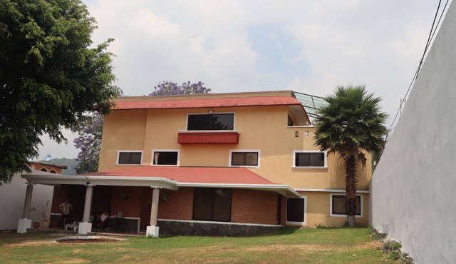 Casa Ficus surrounded by beautiful gardens 10 minutes from Xalapa