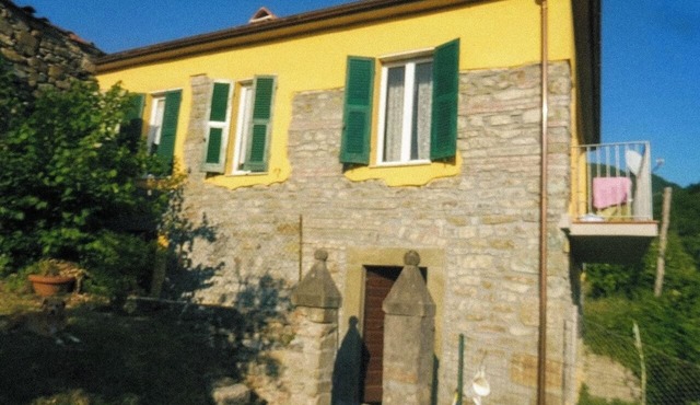 CASA FIVIZZANO A vacation home in Tuscan style. Pet friendly