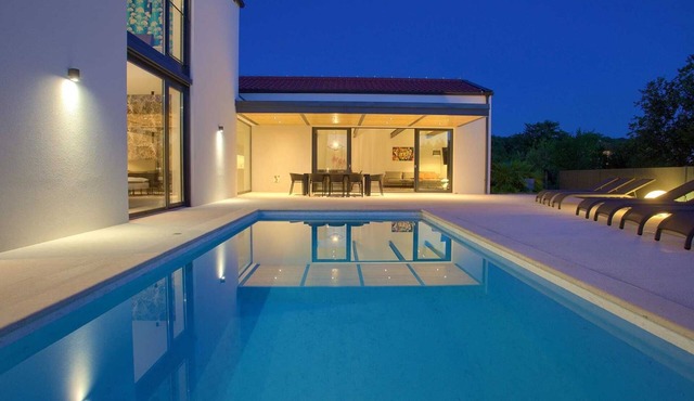 Casa Forma with heated pool and luxury of 5 stars