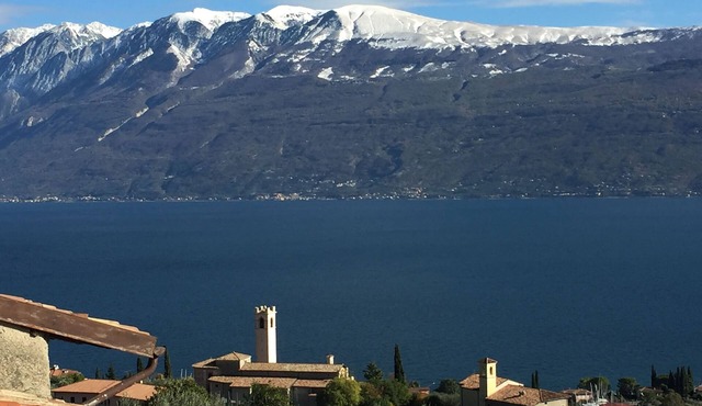 Casa Fornico 8, terrace with breathtaking views of Lake Garda
