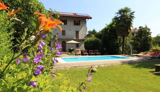 Casa Frey apt. 2 at Lake Orta with garden and swimming pool in Vacciago
