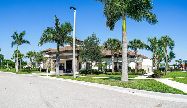 Casa Gaviotas en Fortmeyers, espaciosa, comoda, moderna. Simplemente adorable.