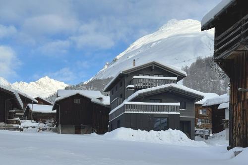 Casa Glisch im Zentrum von Sedrun, mit Sauna