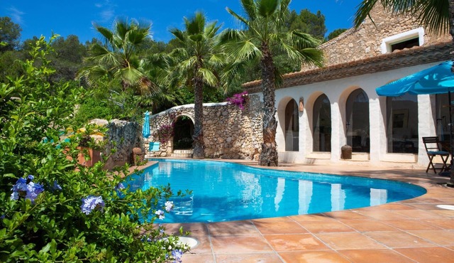 Casa Granada at Masia Nur, with private pool