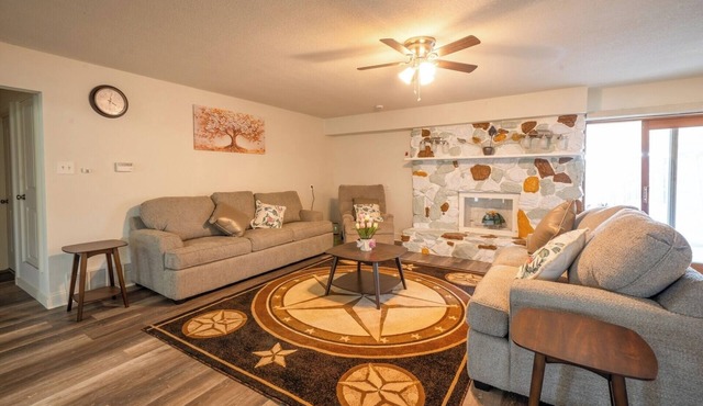 Casa Grande Central 4BR Retreat 8 min ATT Stadium
