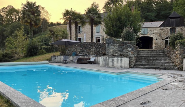 Casa Hourquet: nature, pool and the Pyrenees